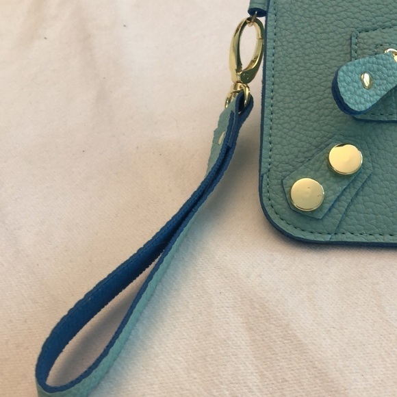 Steve Madden Faux Textured Leather Wristlet NWOT - Picture 3 of 7